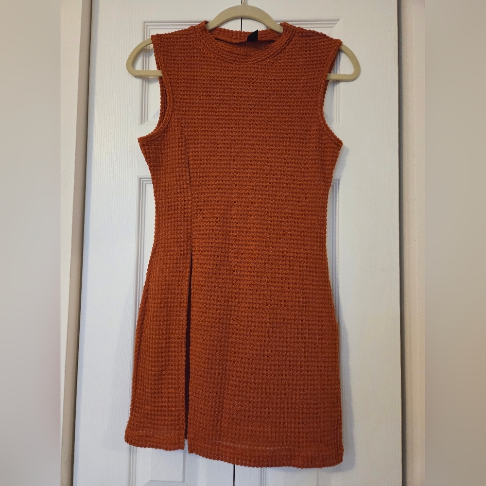 SHEIN Sleeveless Waffle Knit Long Top in Rust With Slit